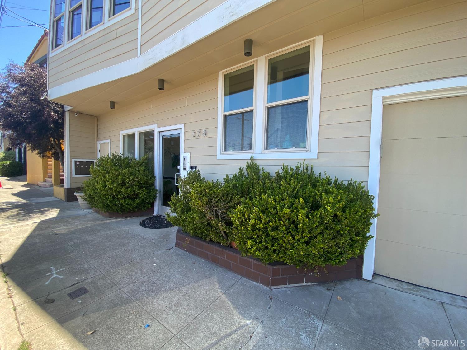 Photo #2: 426135552 Listing: Photo #2