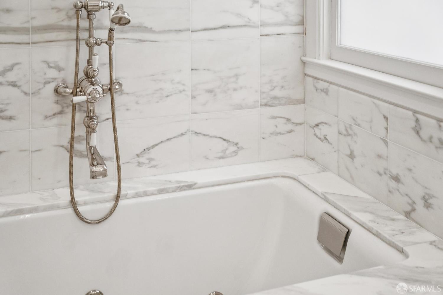 Photo #19: 426135658 Listing: Photo #19