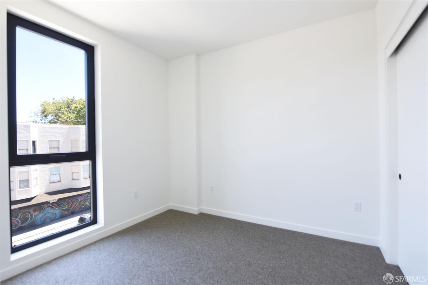 Photo #4: 426137596 Listing: Photo #4