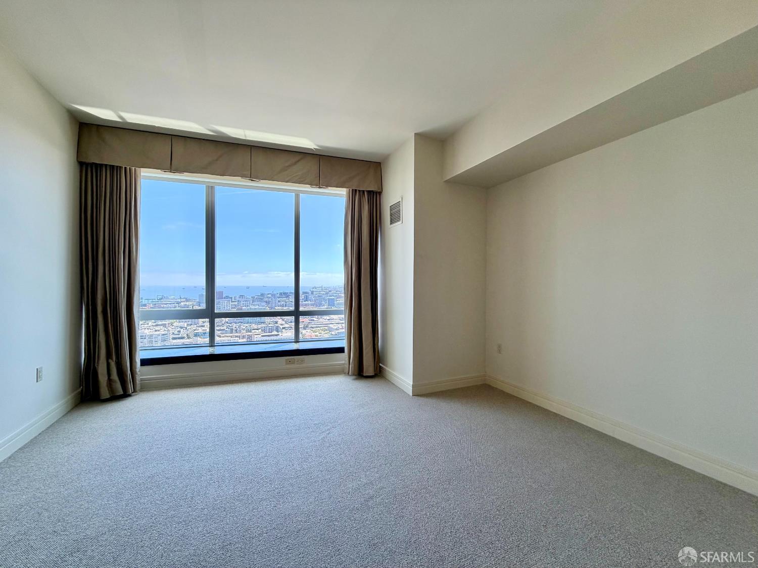 Photo #8: 426127879 Listing: Photo #8