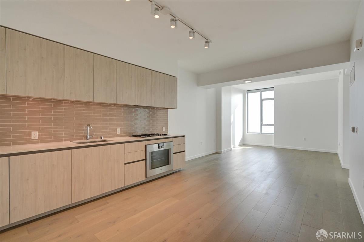 1000 3rd Street # 916