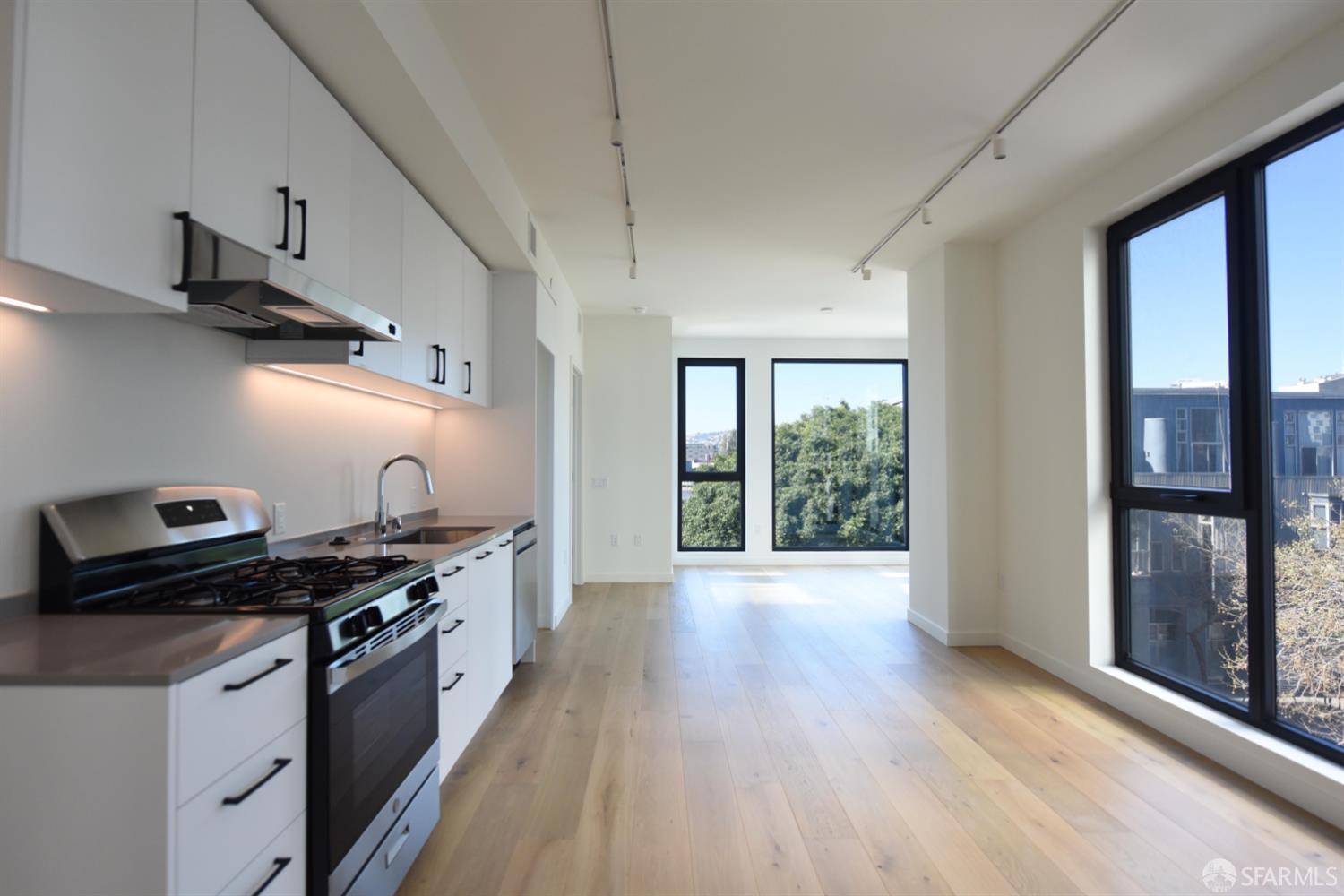 Photo #2: 426114434 Listing: Photo #2