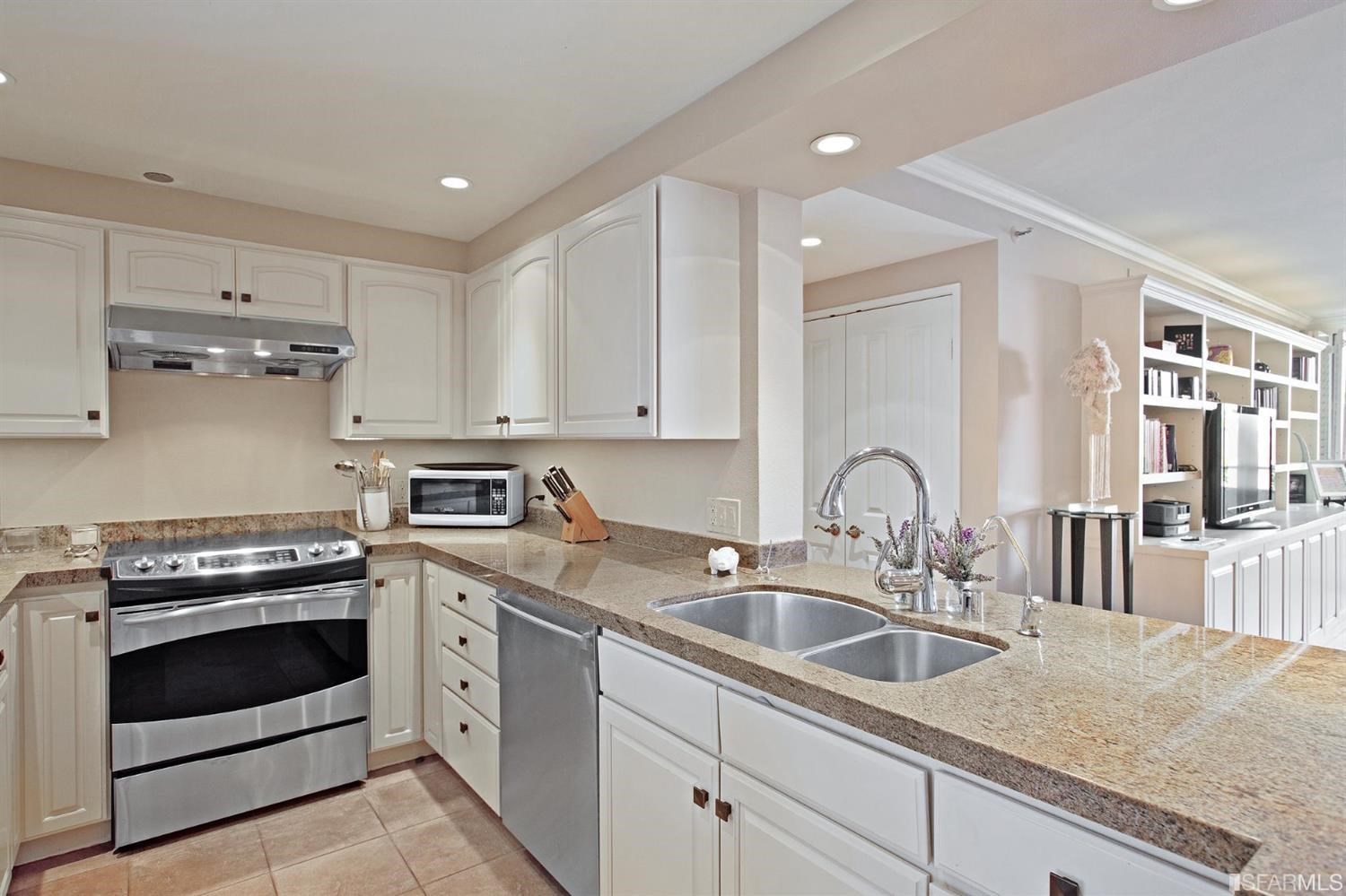 Photo #19: 426138184 Listing: Photo #19