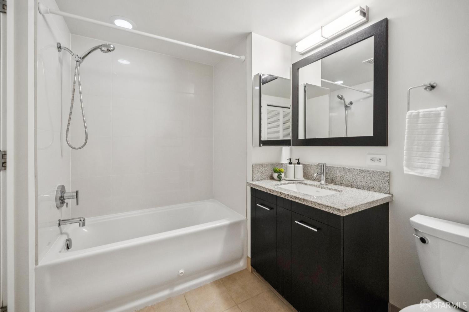 Photo #27: 426138337 Listing: Photo #27