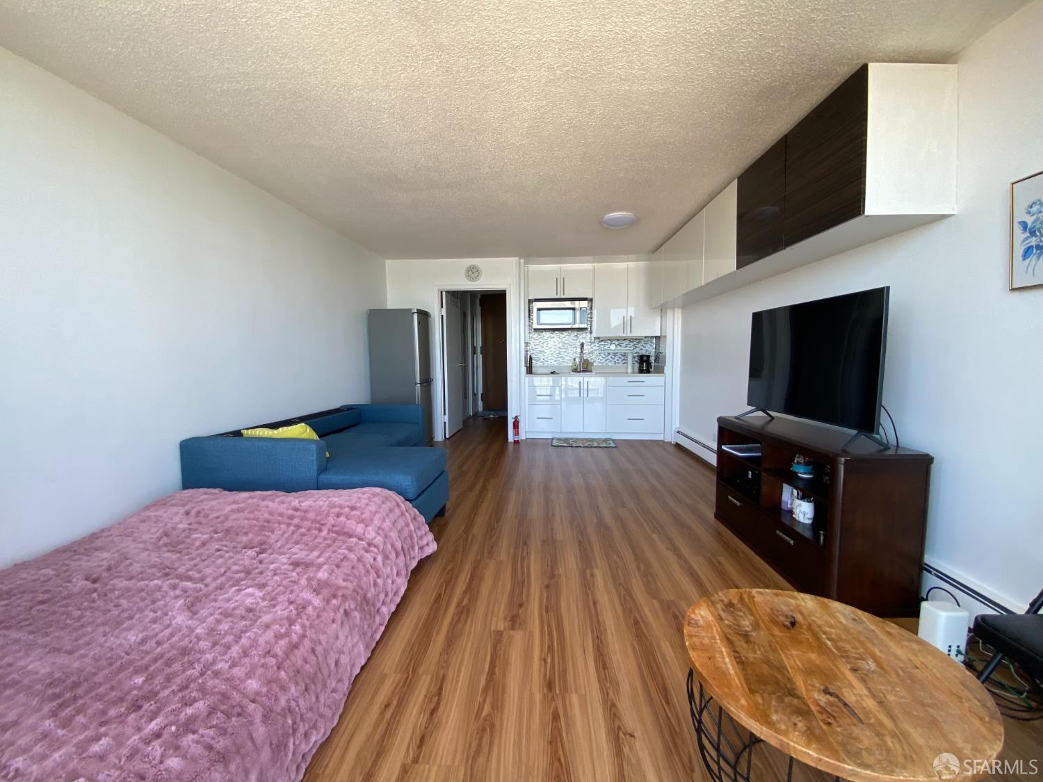 Photo #4: 426119462 Listing: Photo #4