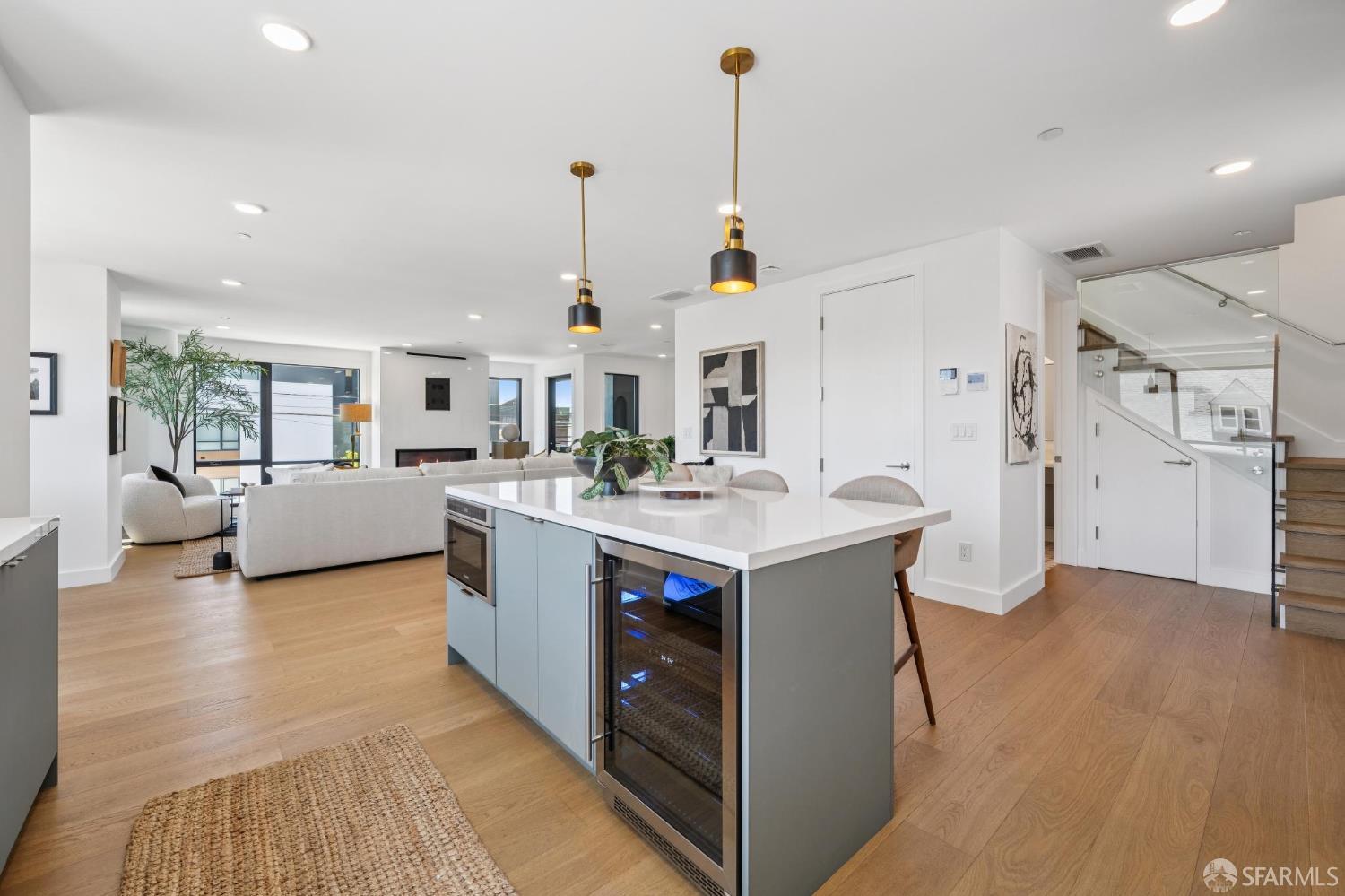 Photo #5: 426138815 Listing: Photo #5
