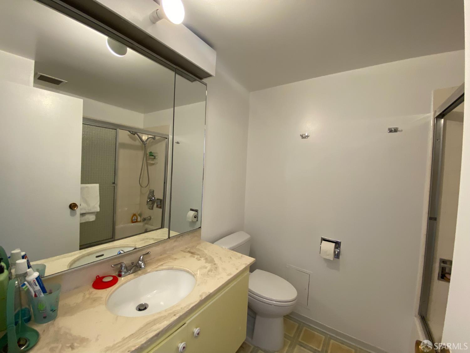 Photo #8: 426119462 Listing: Photo #8
