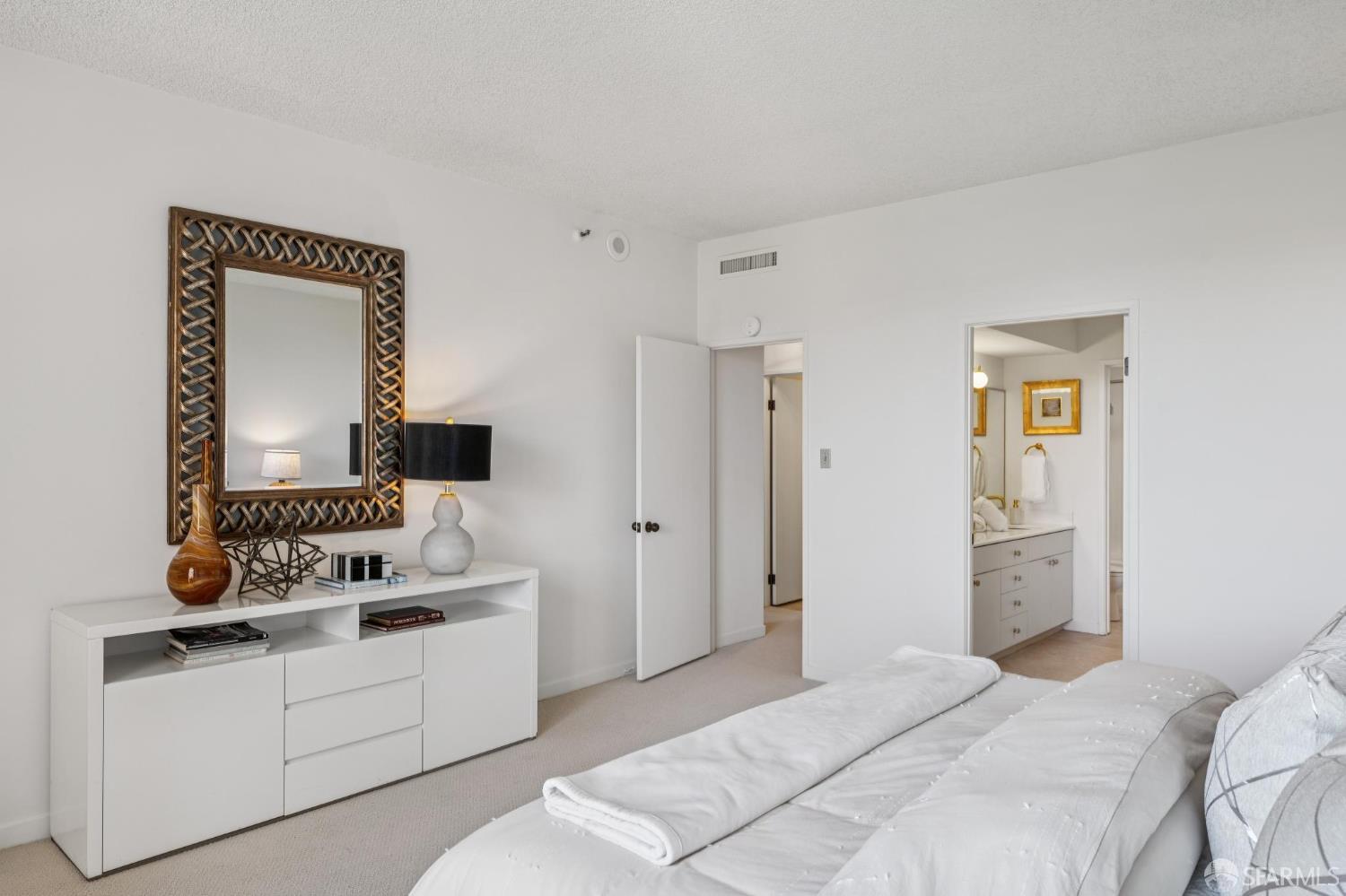 Photo #23: 426138868 Listing: Photo #23
