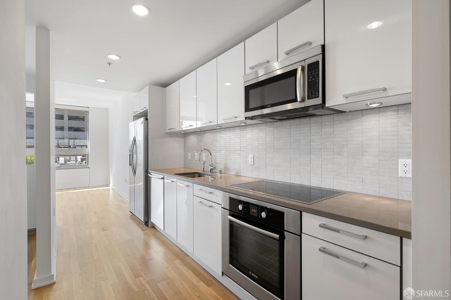 1 Hawthorne Street # 4F