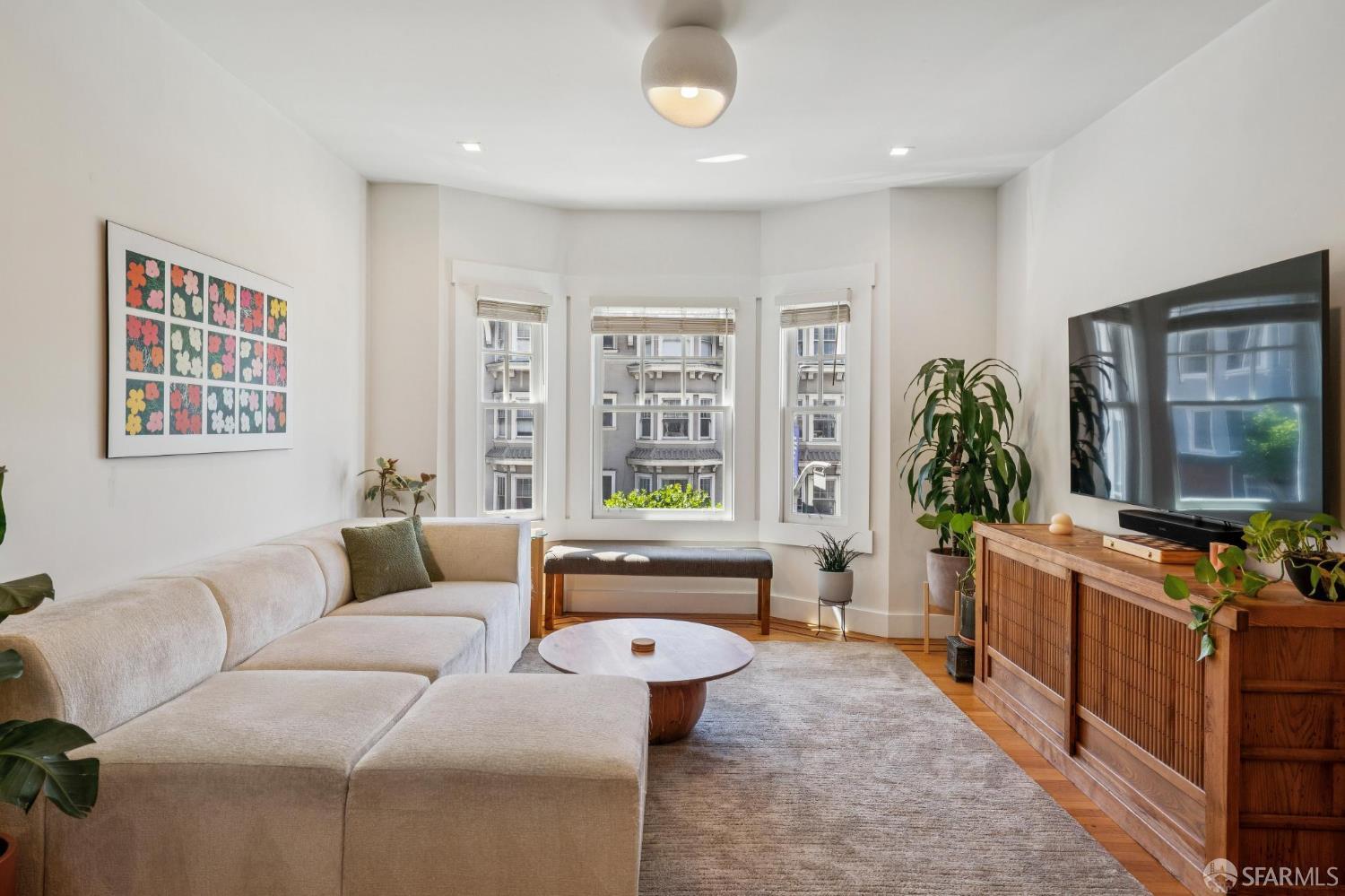 Photo #1: 426138546 Listing: Photo #1