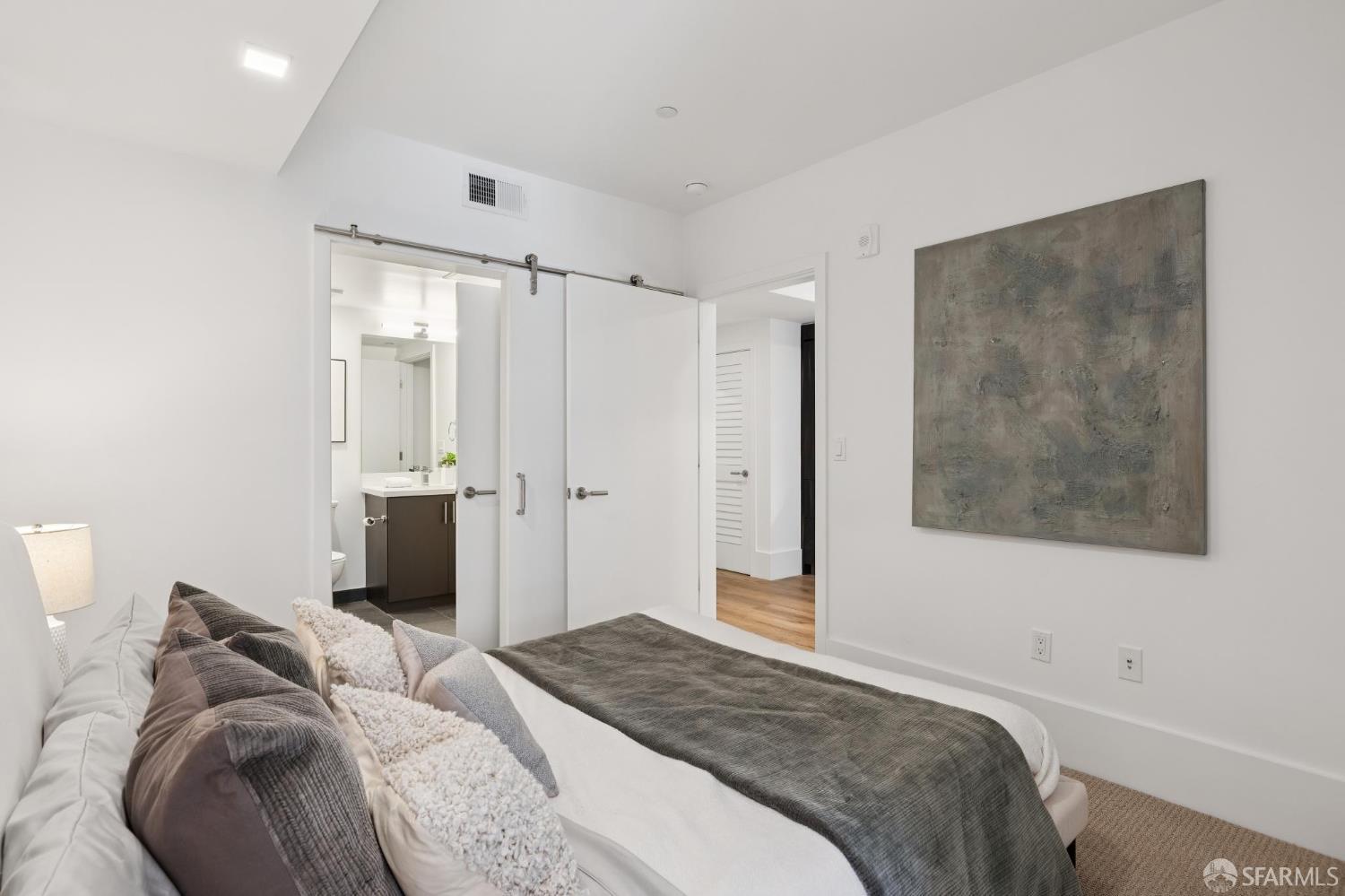 Photo #8: 426138607 Listing: Photo #8