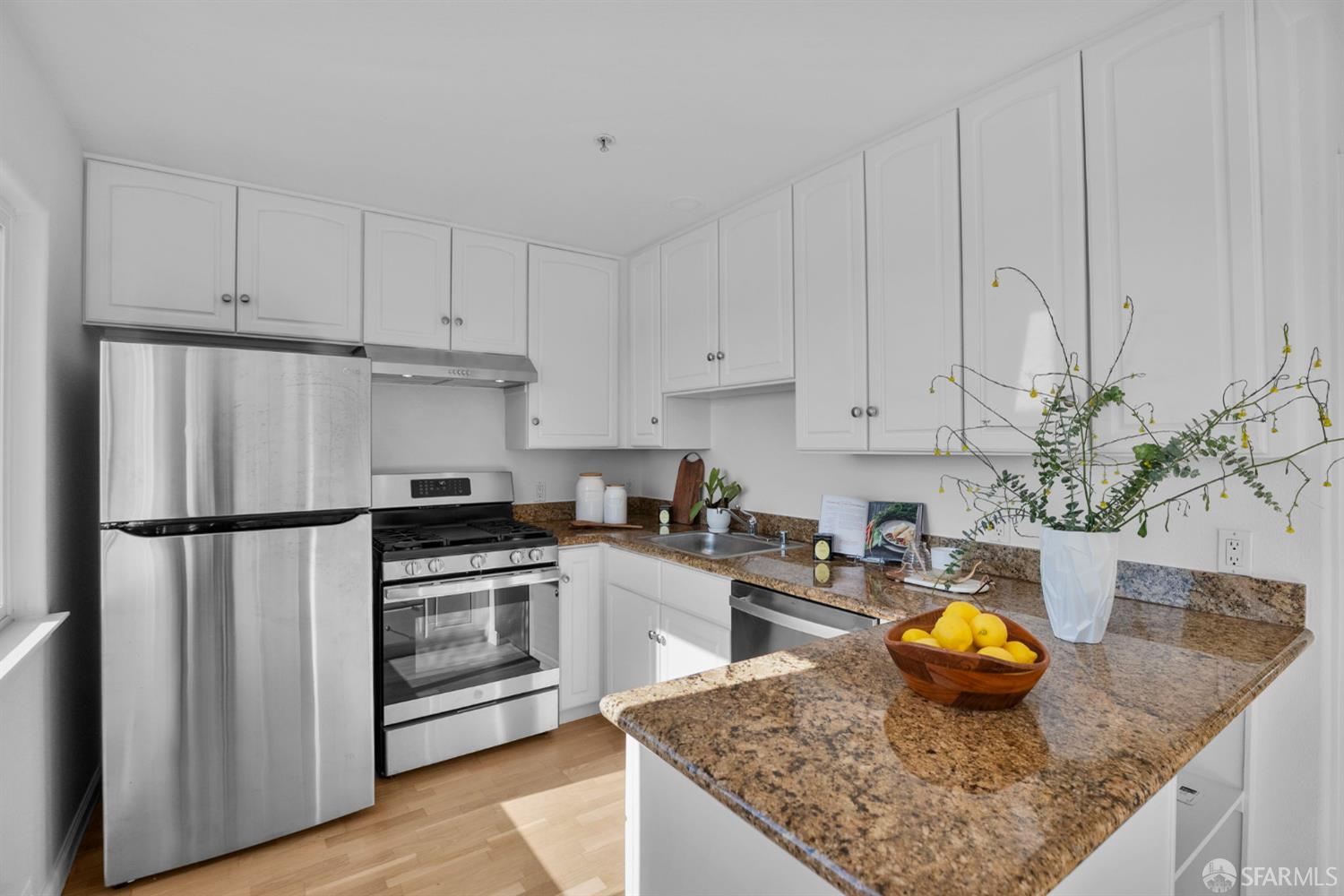 Photo #6: 426137131 Listing: Photo #6