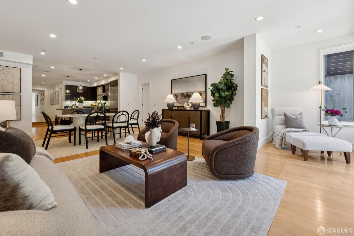 942 South Van Ness Avenue
