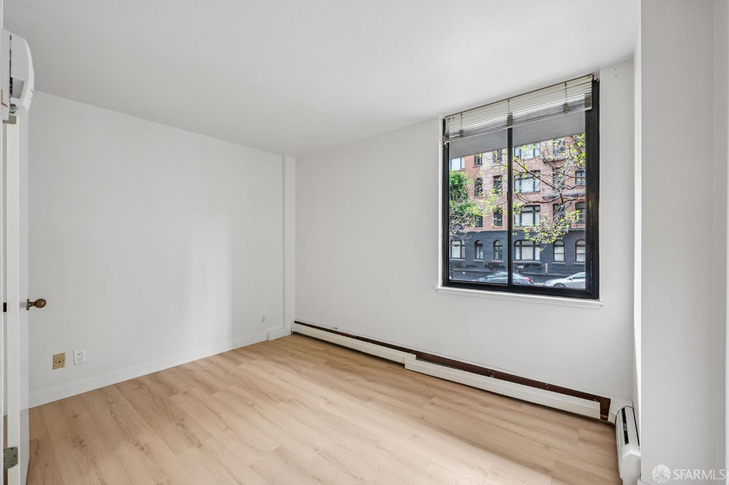Photo #8: 426139086 Listing: Photo #8