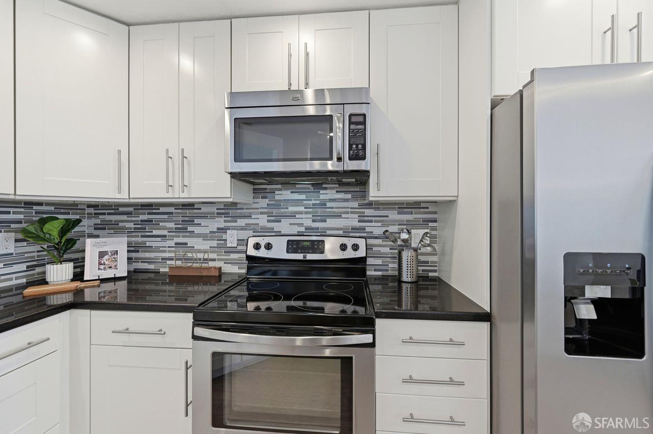 Photo #13: 426117703 Listing: Photo #13
