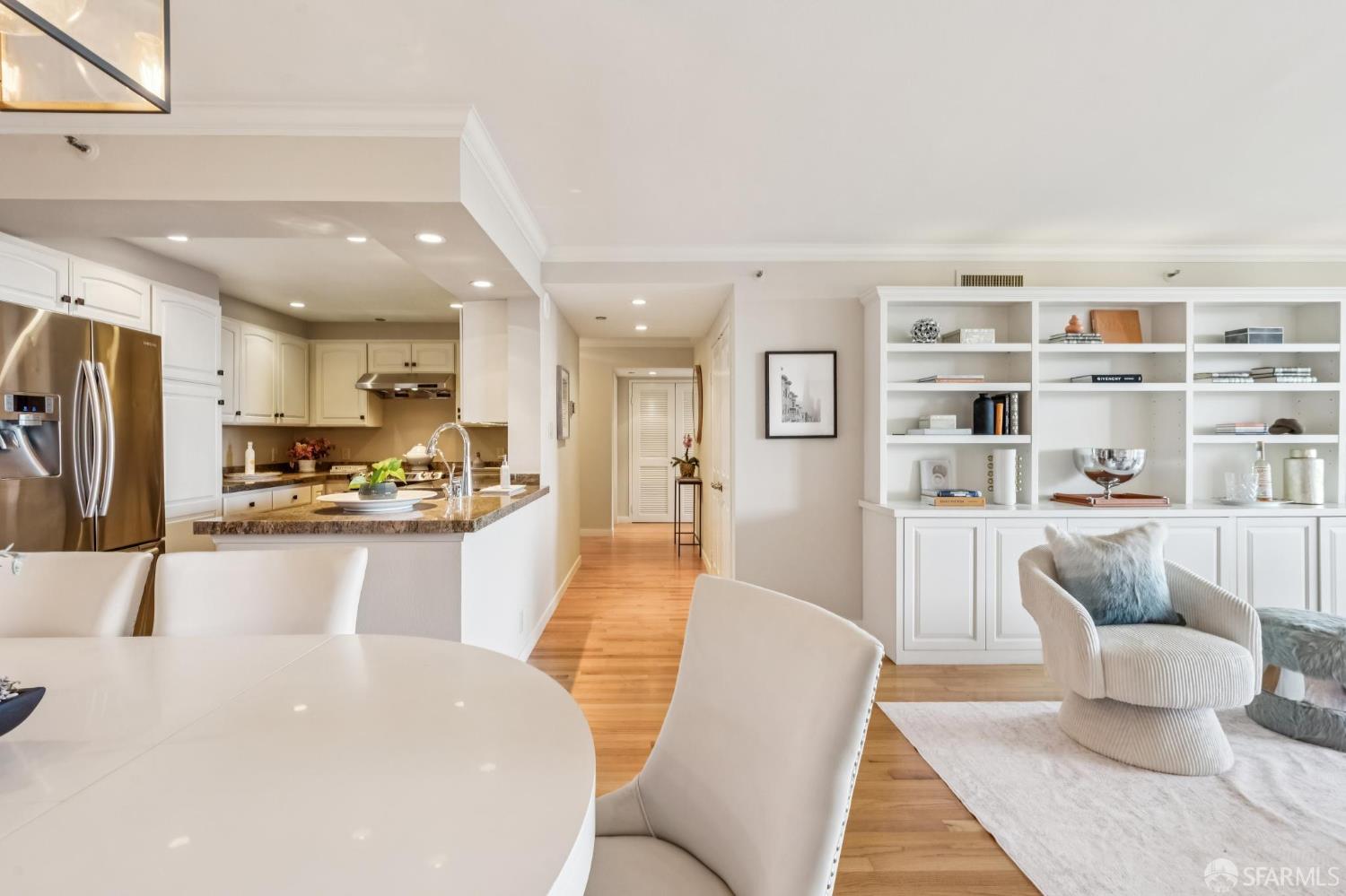 Photo #6: 426138184 Listing: Photo #6