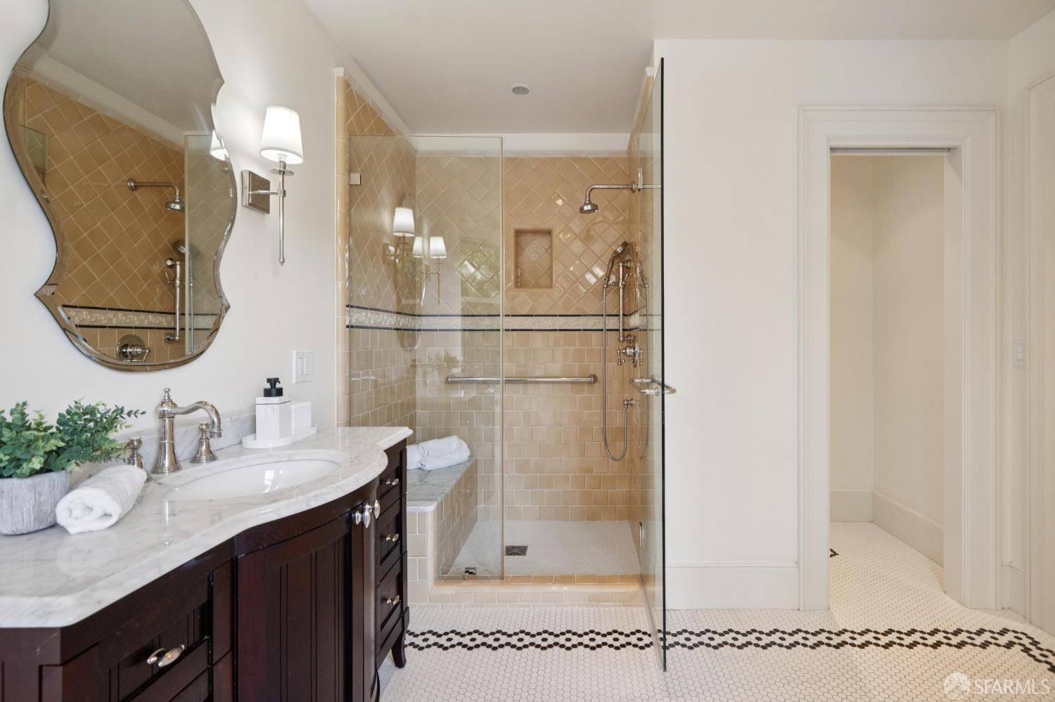 Photo #8: 426138953 Listing: Photo #8