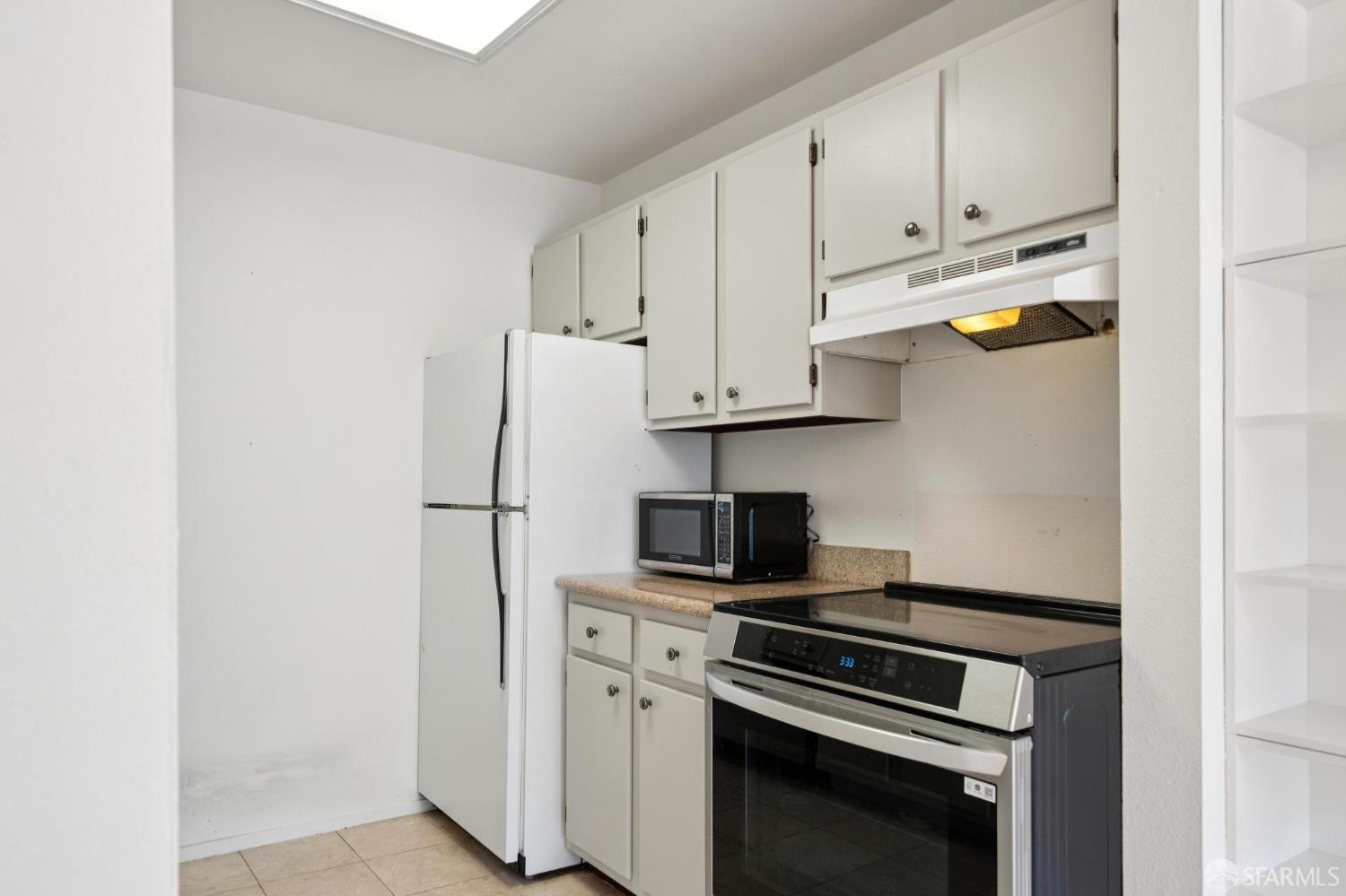 Photo #8: 426138578 Listing: Photo #8