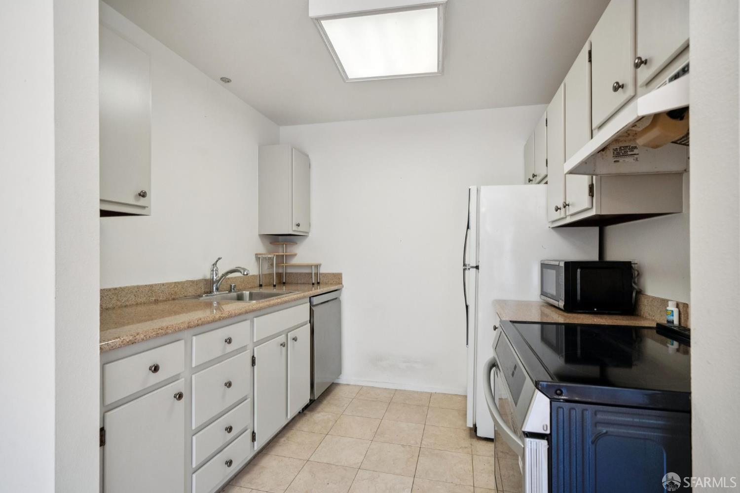 Photo #6: 426138578 Listing: Photo #6