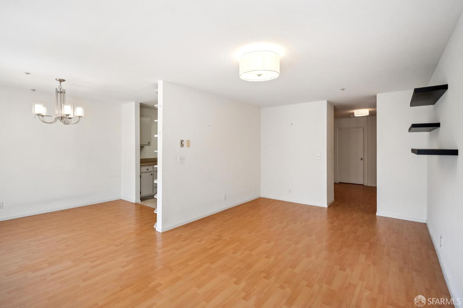 Photo #5: 426138578 Listing: Photo #5
