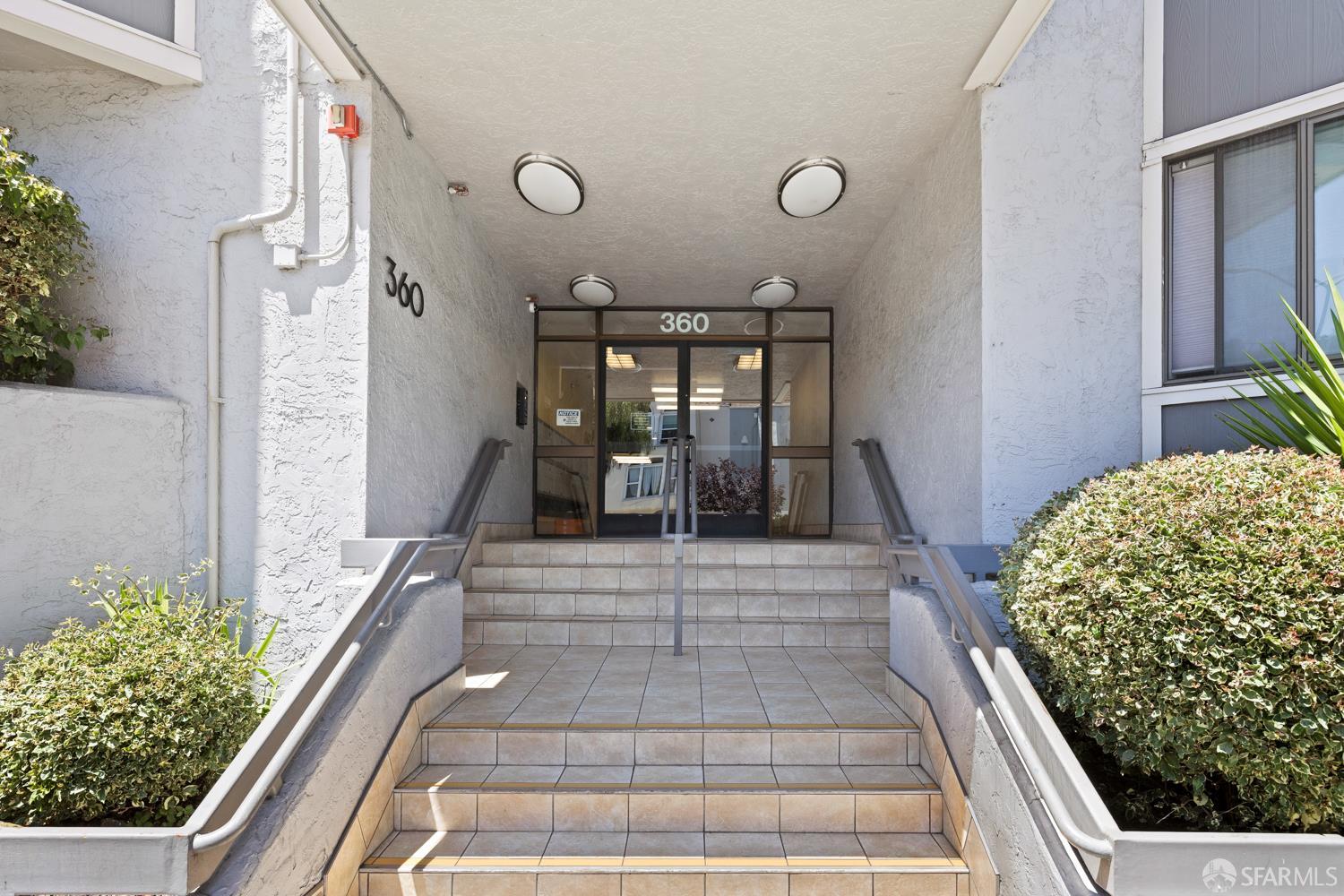 Photo #3: 426139462 Listing: Photo #3