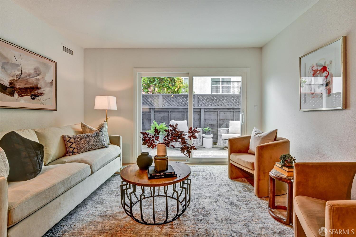 Photo #2: 426128752 Listing: Photo #2