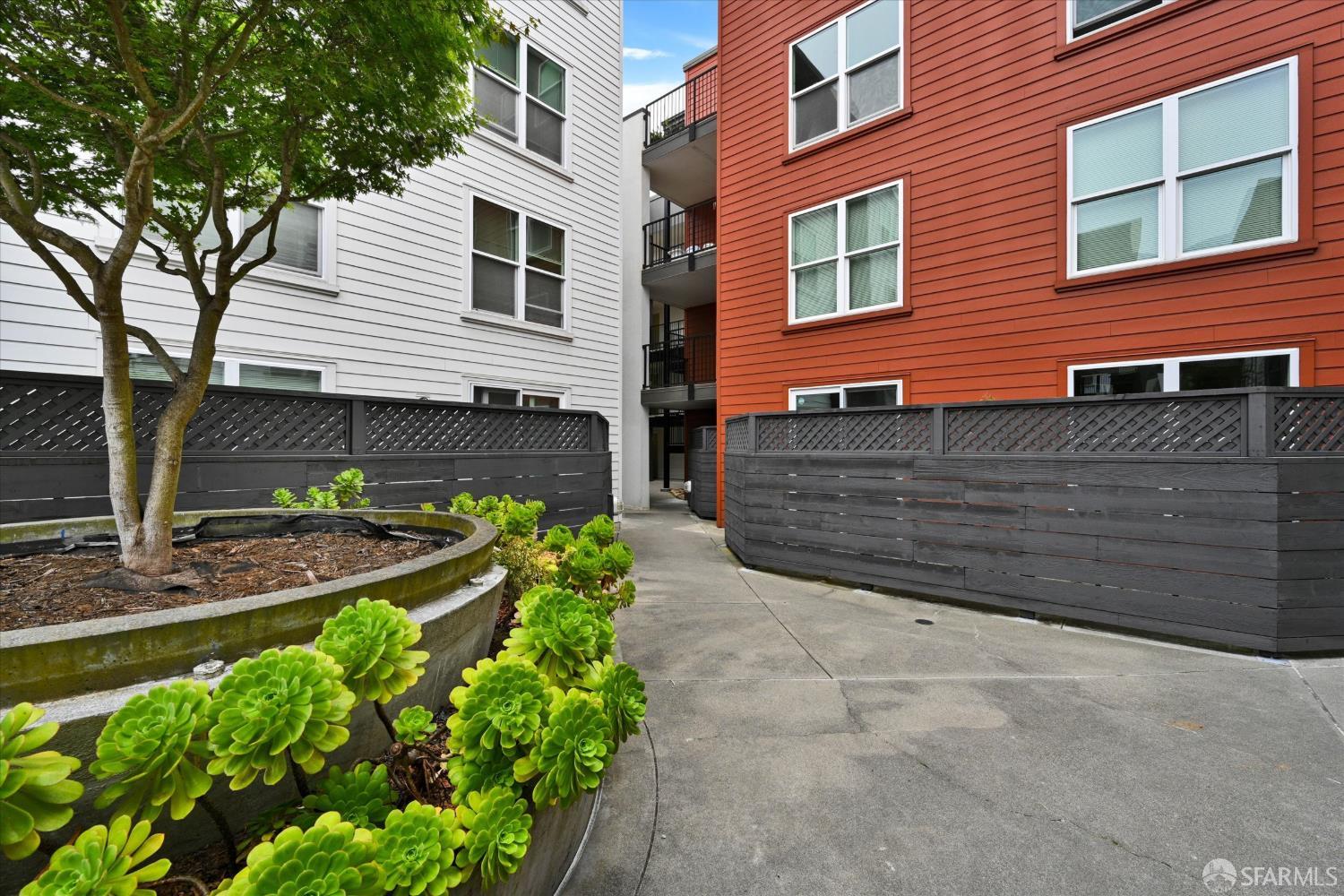 Photo #35: 426128752 Listing: Photo #35