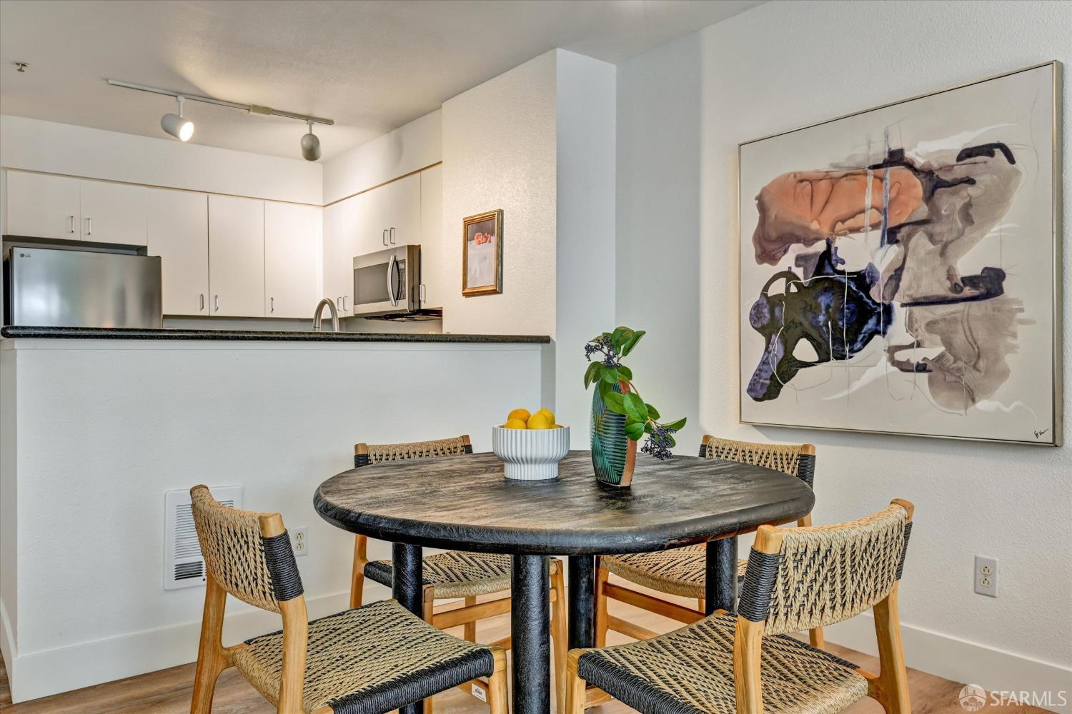 Photo #10: 426128752 Listing: Photo #10