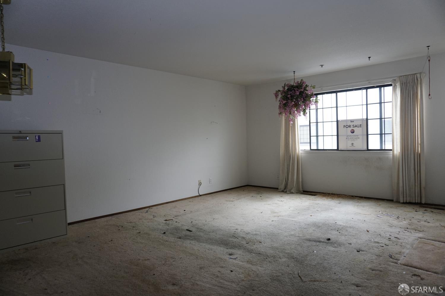 Photo #3: 426139593 Listing: Photo #3