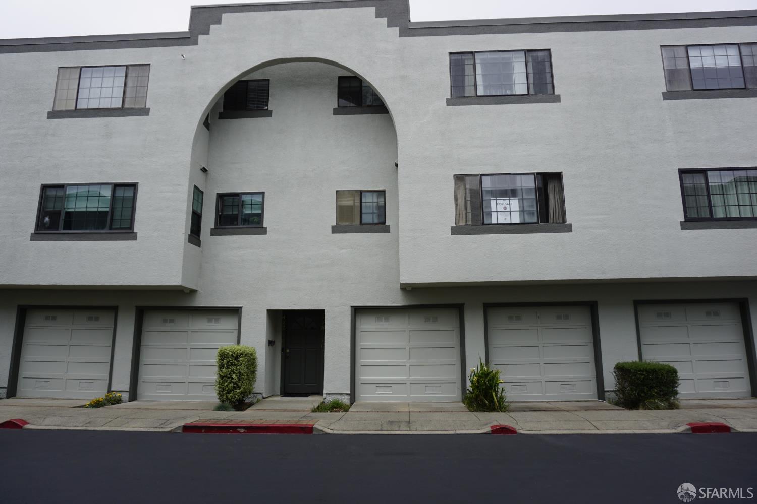 Photo #1: 426139593 Listing: Photo #1