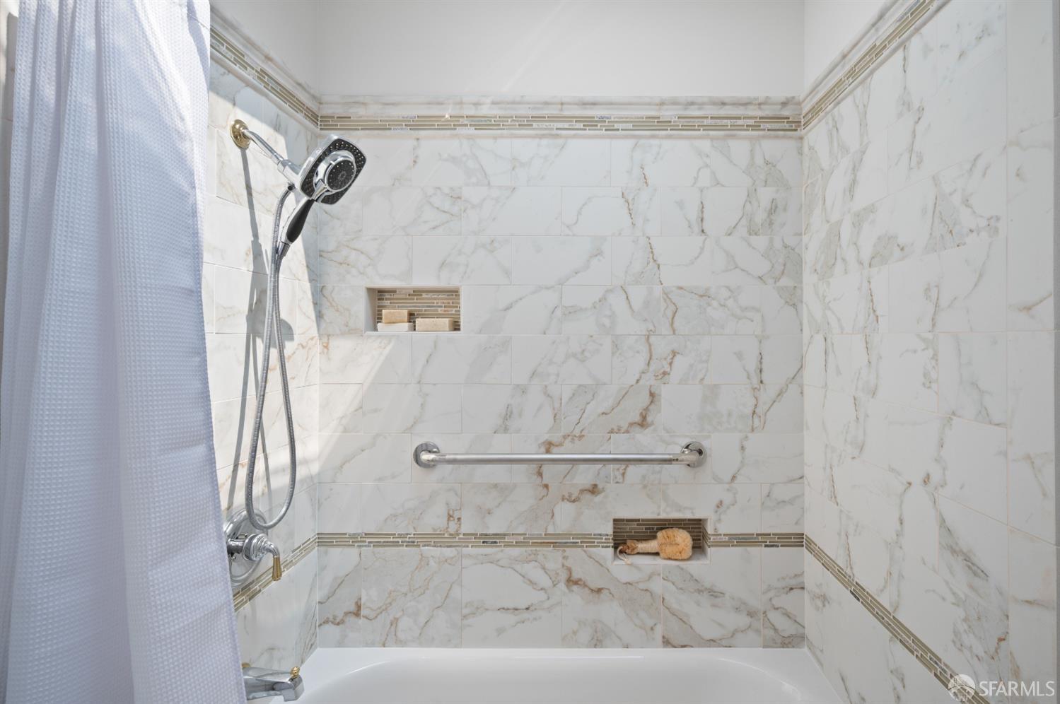 Photo #21: 426139839 Listing: Photo #21