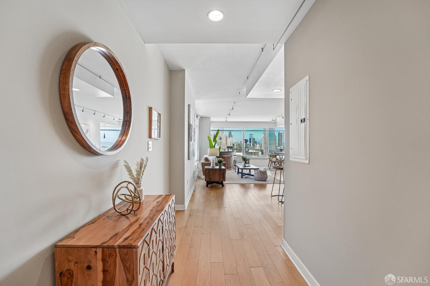 Photo #2: 426138055 Listing: Photo #2