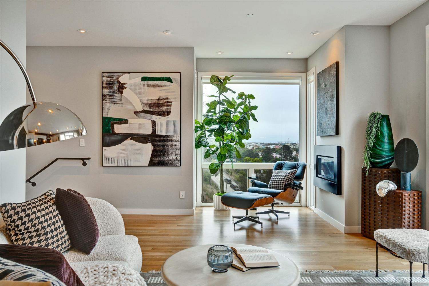Photo #8: 426140731 Listing: Photo #8