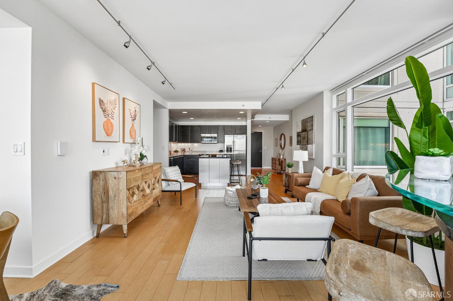 Photo #8: 426138055 Listing: Photo #8