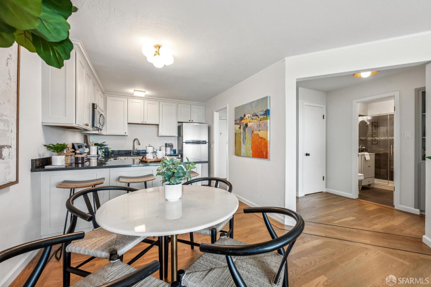 Photo #7: 426137727 Listing: Photo #7