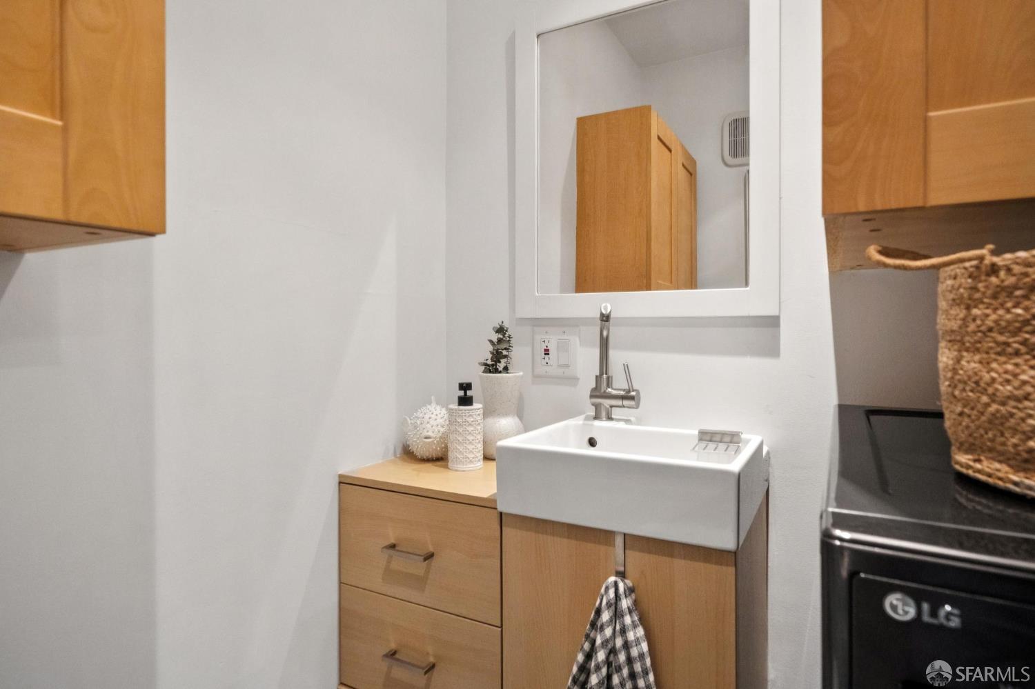Photo #24: 426137976 Listing: Photo #24