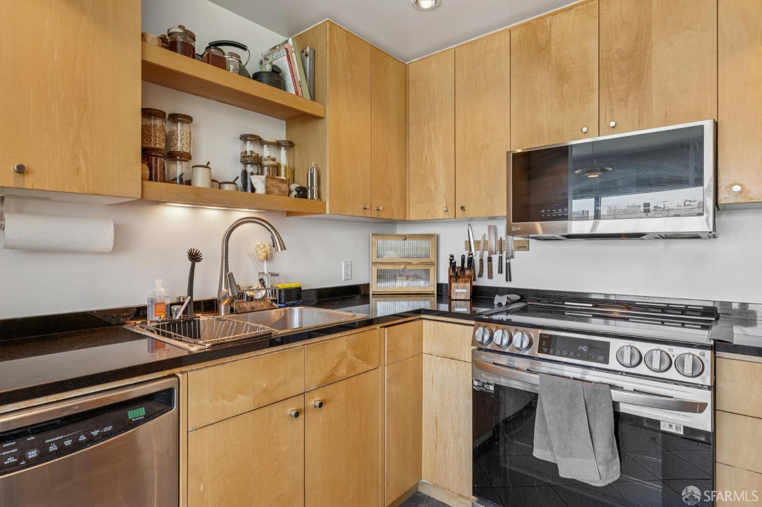 Photo #5: 426110233 Listing: Photo #5