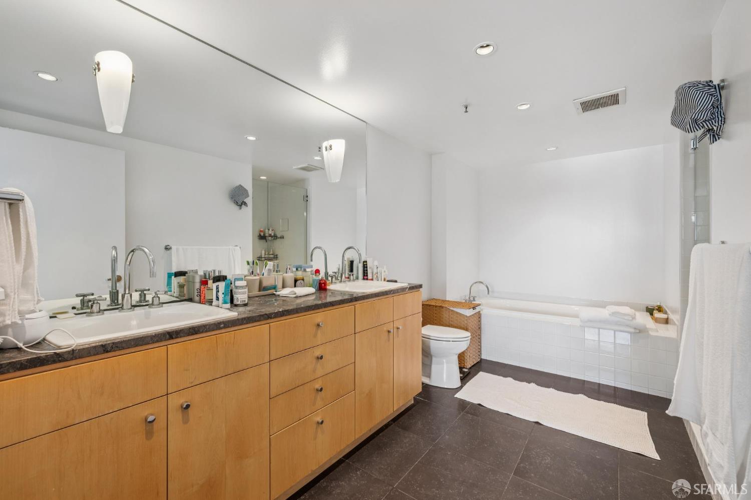Photo #7: 426110233 Listing: Photo #7