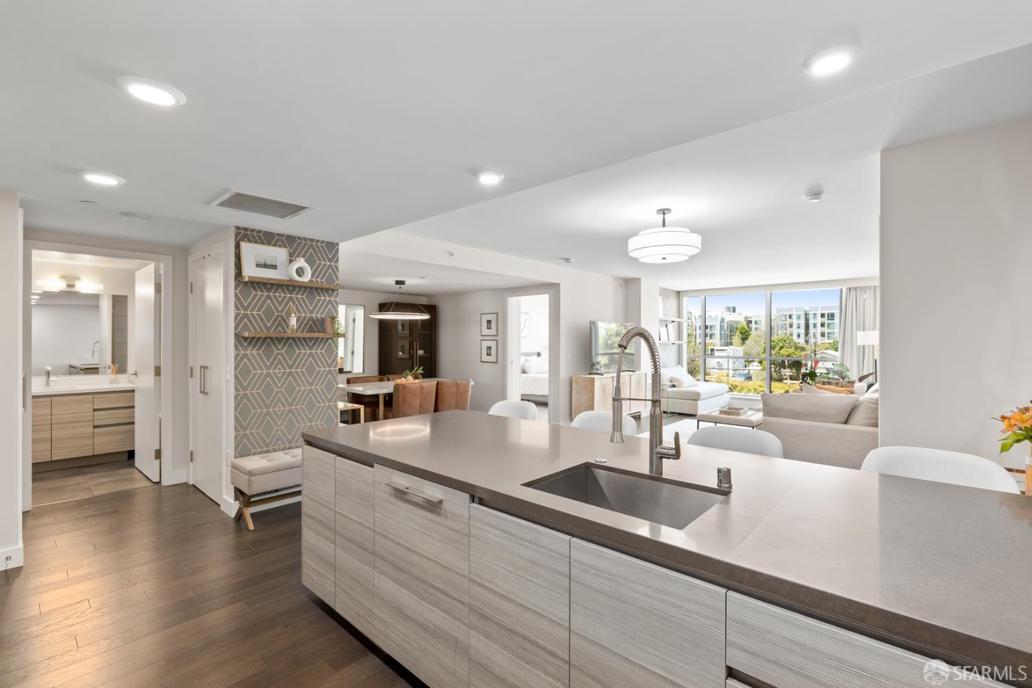 718 Long Bridge Street # 214