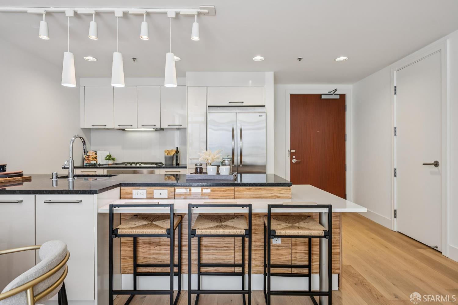 Photo #13: 426142143 Listing: Photo #13