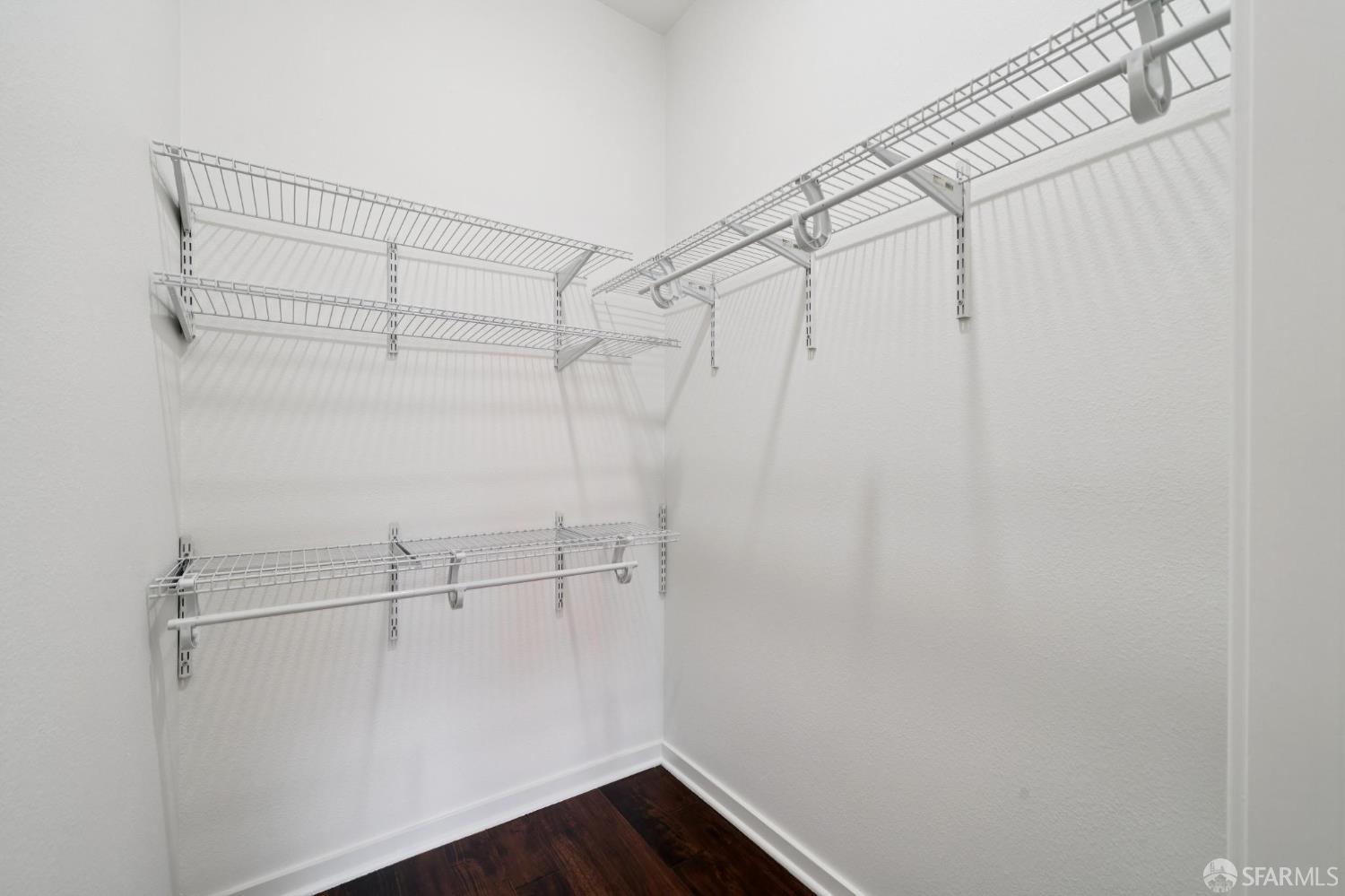 Photo #11: 426142156 Listing: Photo #11