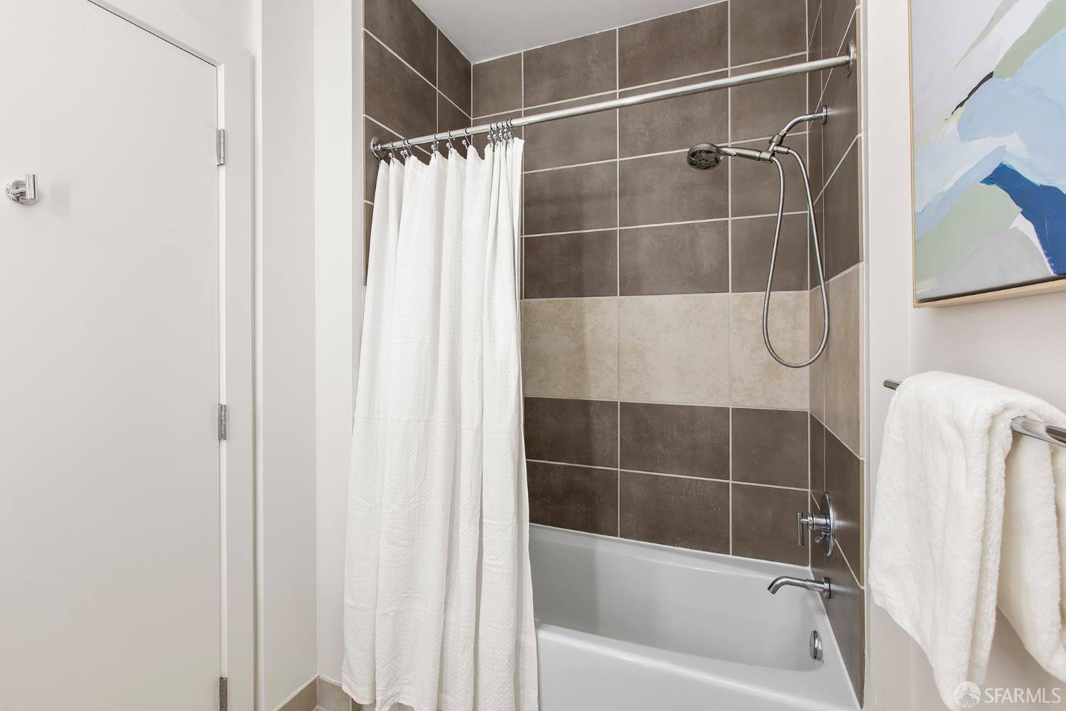 Photo #30: 426139816 Listing: Photo #30