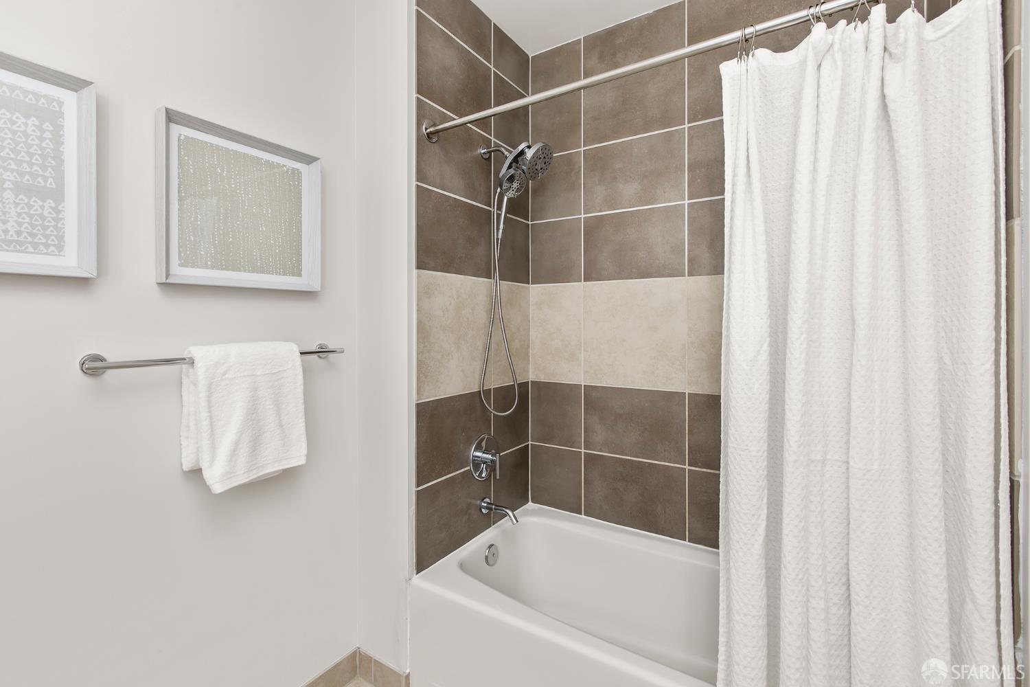 Photo #15: 426139816 Listing: Photo #15
