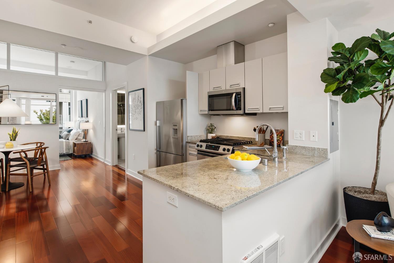 Photo #5: 426139816 Listing: Photo #5