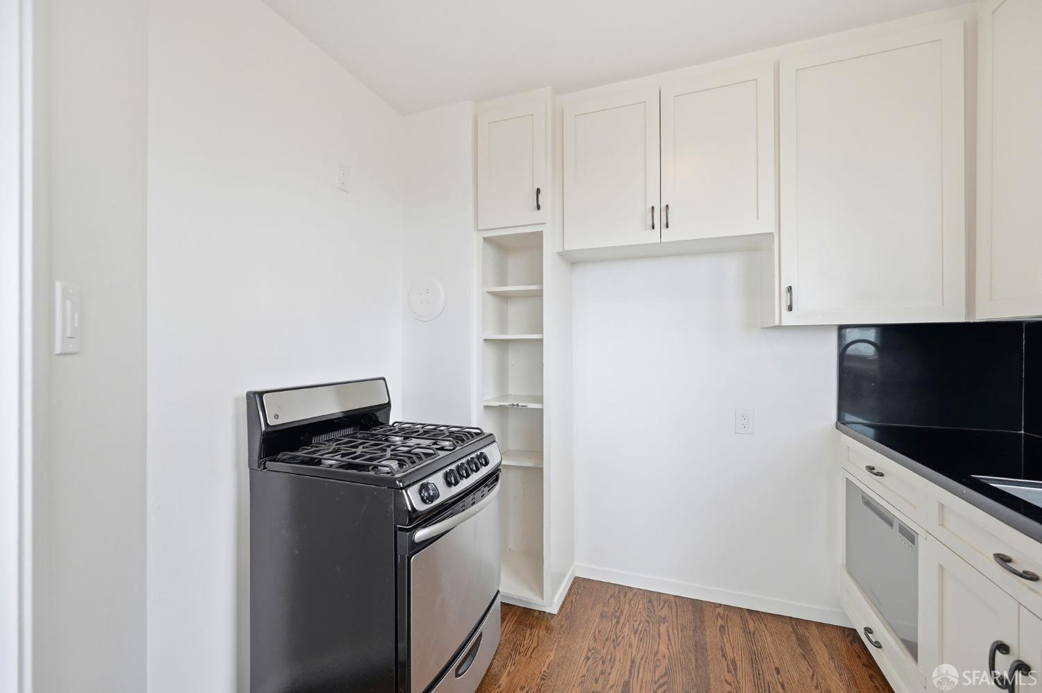 Photo #17: 426142560 Listing: Photo #17