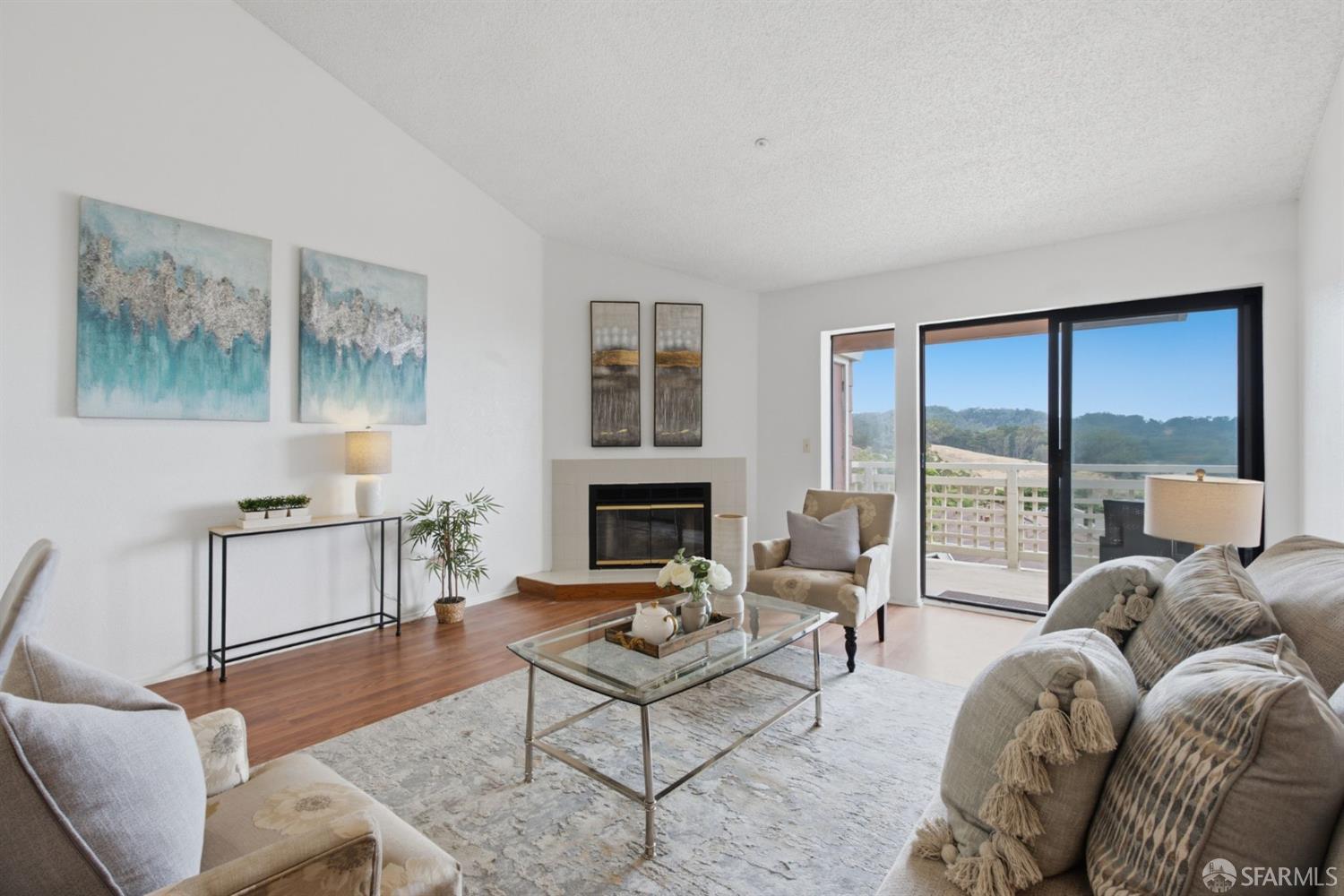 Photo #1: 426142757 Listing: Photo #1