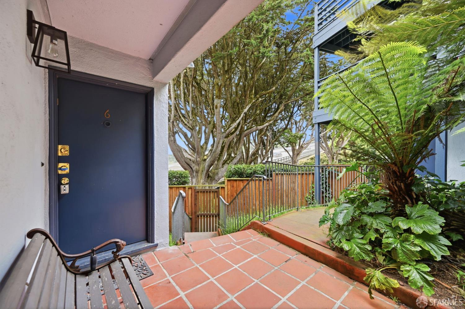 Photo #4: 426142560 Listing: Photo #4