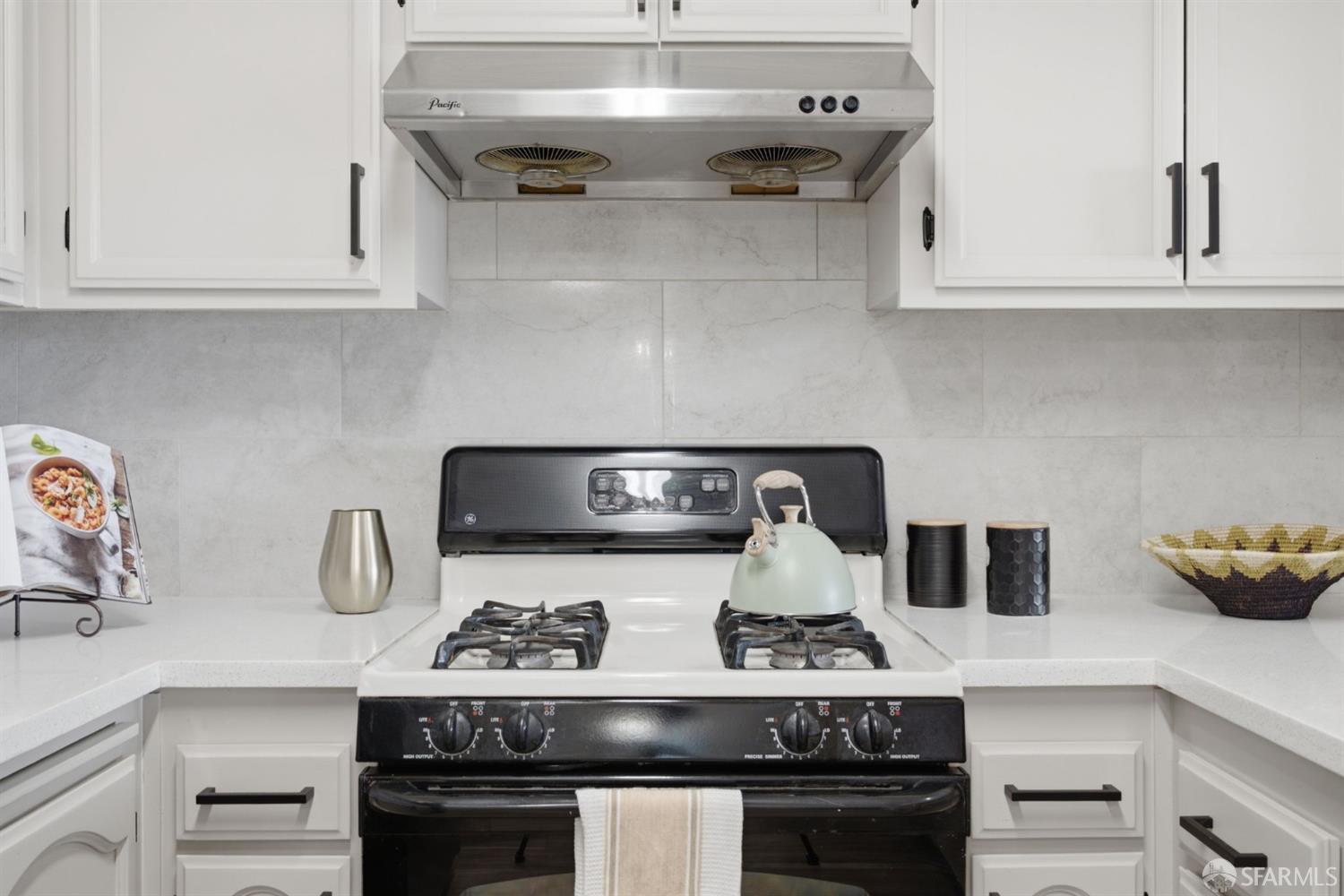 Photo #14: 426142757 Listing: Photo #14