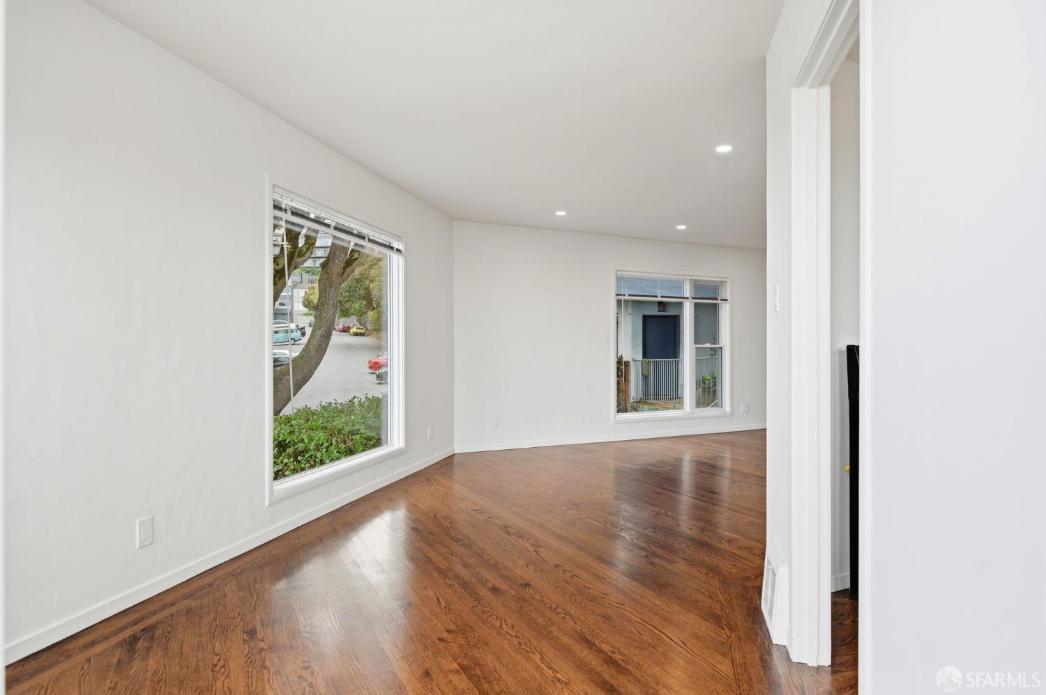 Photo #14: 426142560 Listing: Photo #14