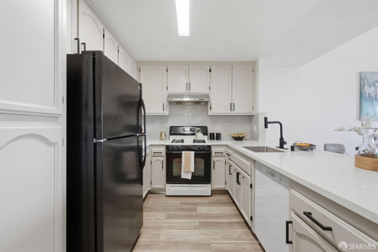 Photo #10: 426142757 Listing: Photo #10